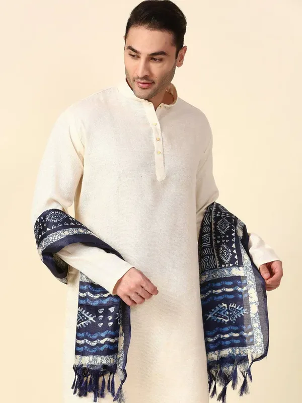 Men_S_Cotton_Silk_Dupatta_With_Bagru_Style_Print_And_Tassels_Blue