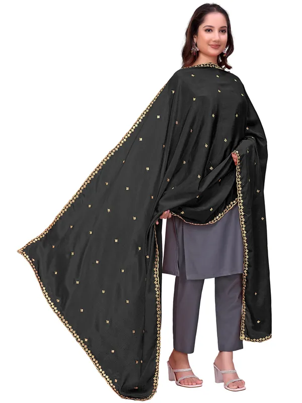 Chinon_Embroidered_Dupatta_With_Sequin_Butti_Scalloped_Border_Black