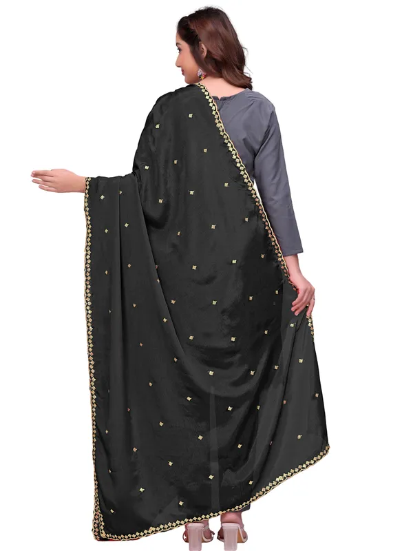 Chinon_Embroidered_Dupatta_With_Sequin_Butti_Scalloped_Border_Black