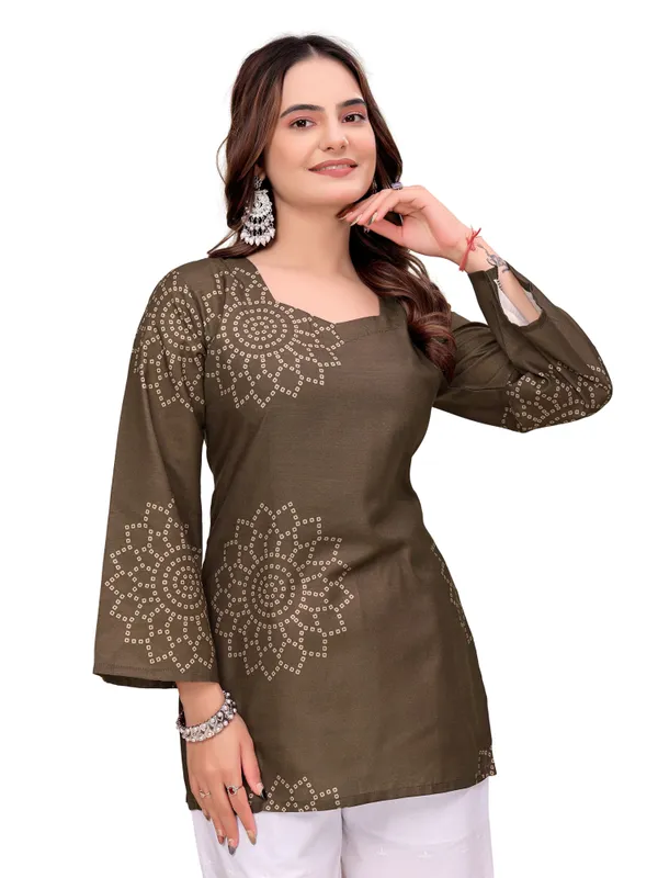 Cotton_Rayon_Bandhani_Print_Short_Kurti_With_Back_Tie_Up