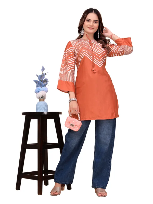 Cotton_Rayon_Chevron_Print_Short_Kurti_With_Tie_Up_Neck