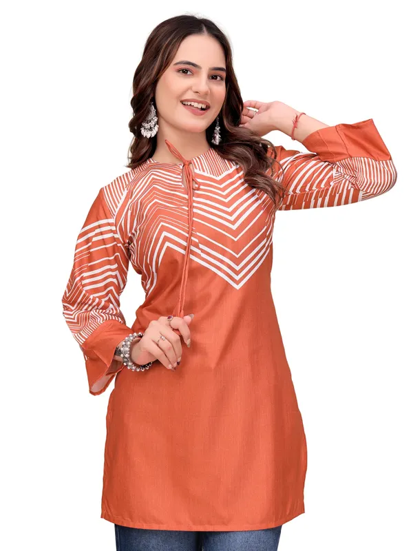 Cotton_Rayon_Chevron_Print_Short_Kurti_With_Tie_Up_Neck