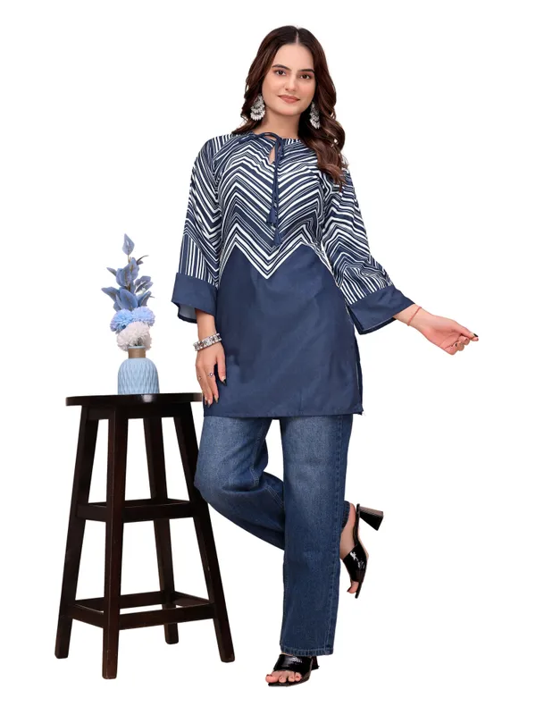 Cotton_Rayon_Chevron_Print_Short_Kurti_With_Tie_Up_Neck