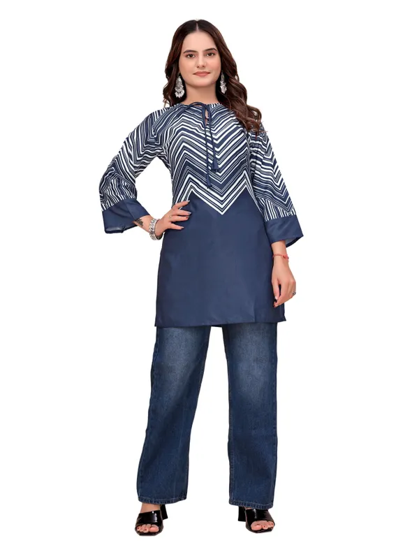 Cotton_Rayon_Chevron_Print_Short_Kurti_With_Tie_Up_Neck