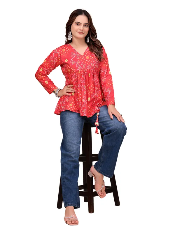 Cotton_Rayon_Bandhani_Print_V_Neck_Peplum_Short_Kurti