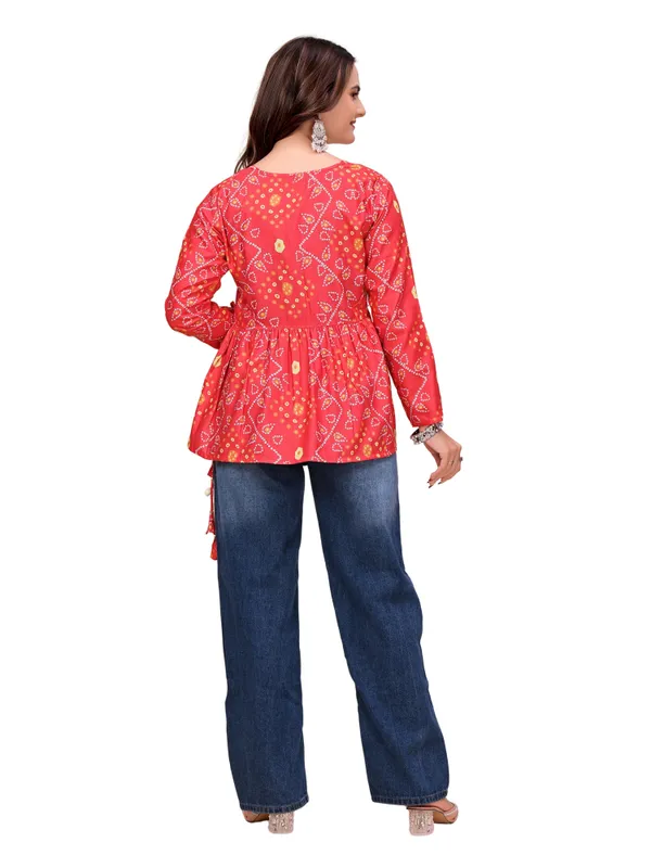 Cotton_Rayon_Bandhani_Print_V_Neck_Peplum_Short_Kurti