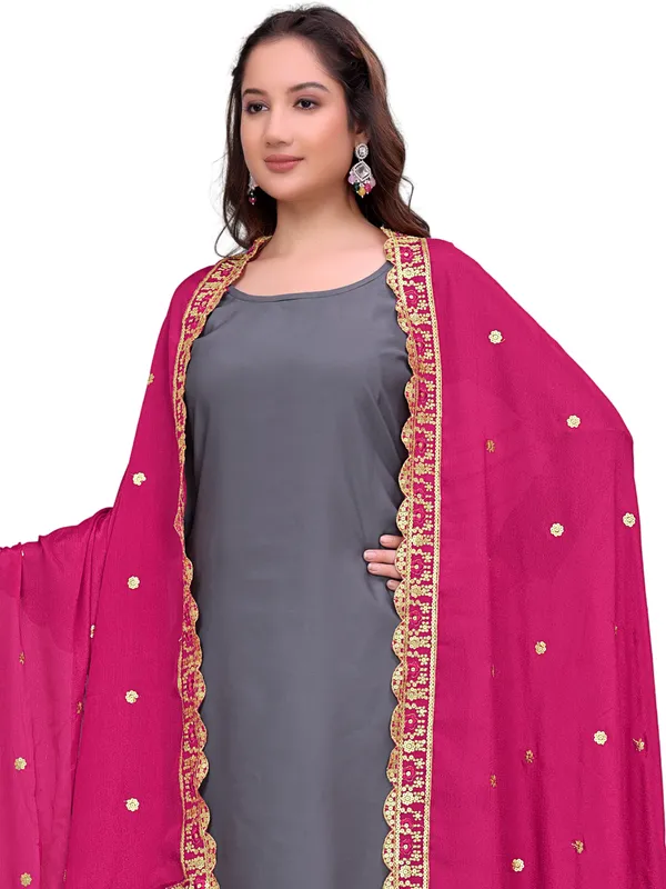 Chinon_Sequin_Embroidered_Dupatta_With_Scalloped_Floral_Border_Pink