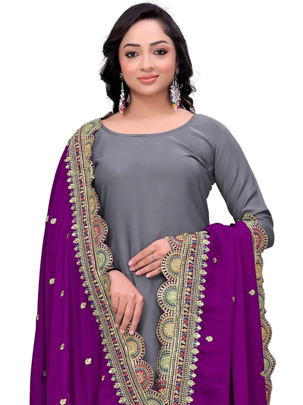 Chinon_Thread_Work_Dupatta_With_Multicolour_Scalloped_Border_Wine