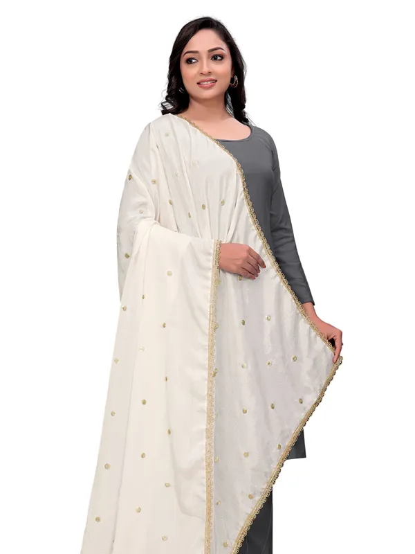 Chinon_Sequin_Butti_Dupatta_With_Scalloped_Zari_Lace_Border_Off_White