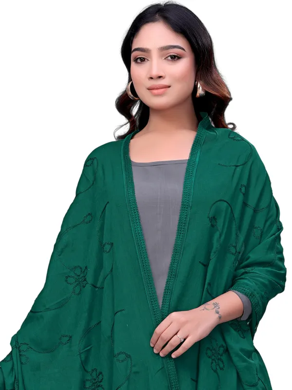 Cotton_Embroidered_Dupatta_With_Floral_Jaal_Lace_Border_Green