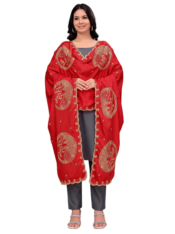 Crepe_Art_Silk_Dupatta_With_Zari_Embroidered_Fish_Motifs_Red