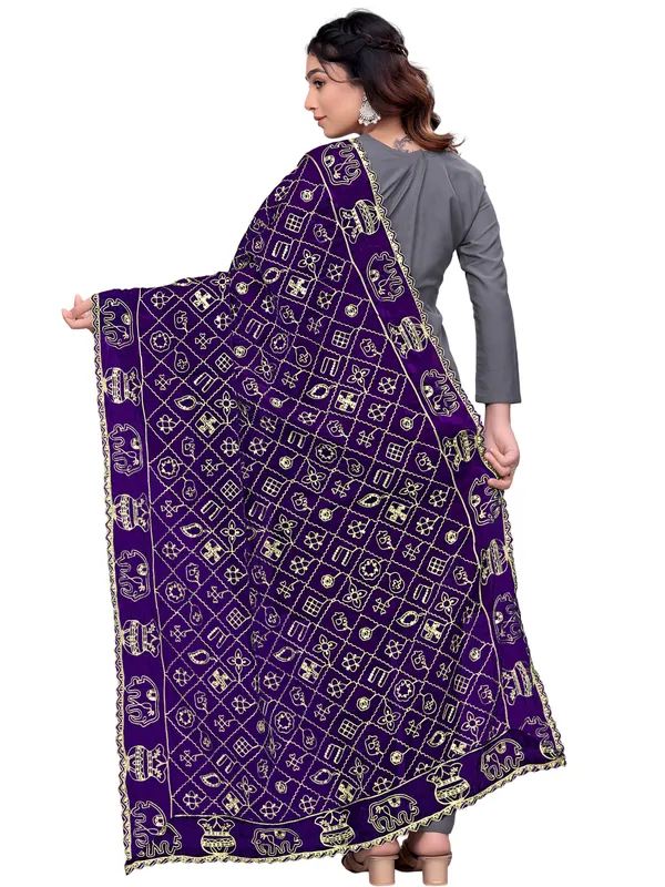 Art_Silk_Embroidered_Dupatta_With_Elephant_Kalash_Motifs_Navy_Blue