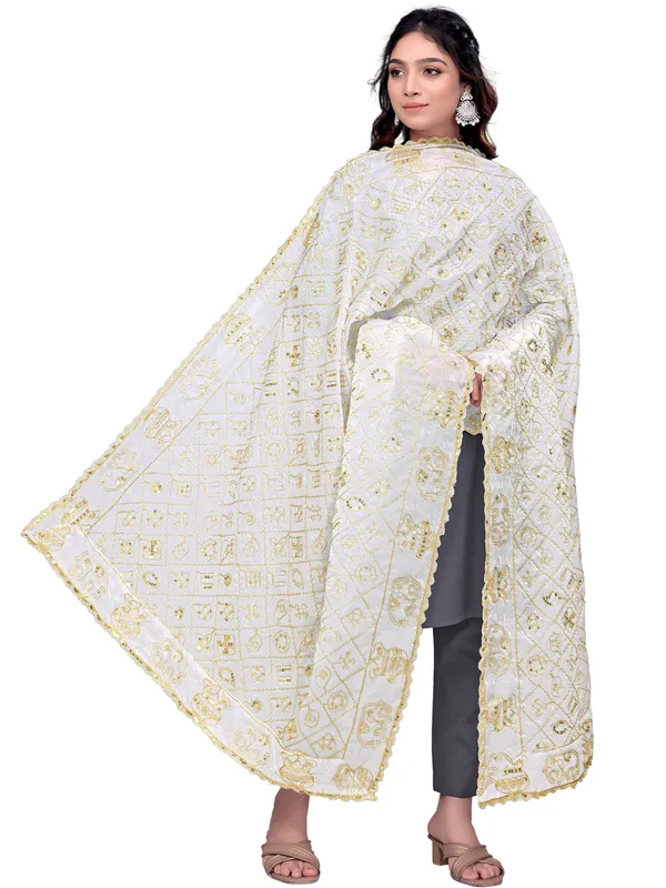 Art_Silk_Embroidered_Dupatta_With_Elephant_Kalash_Motifs_White