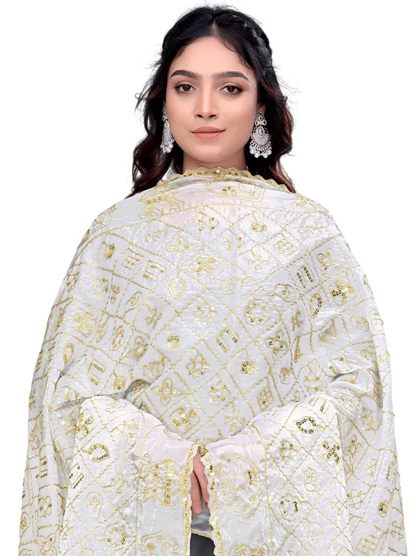 Art_Silk_Embroidered_Dupatta_With_Elephant_Kalash_Motifs_White