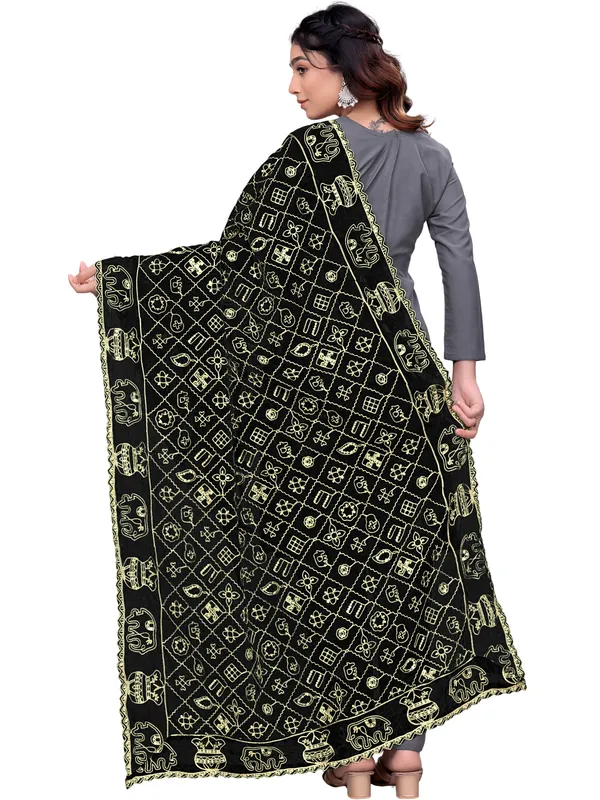 Art_Silk_Embroidered_Dupatta_With_Elephant_Kalash_Motifs_Black