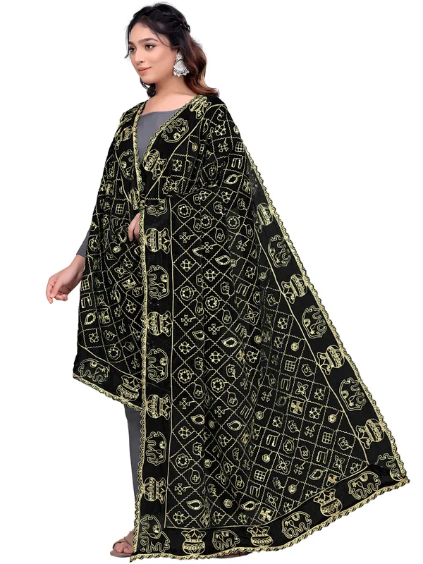 Art_Silk_Embroidered_Dupatta_With_Elephant_Kalash_Motifs_Black