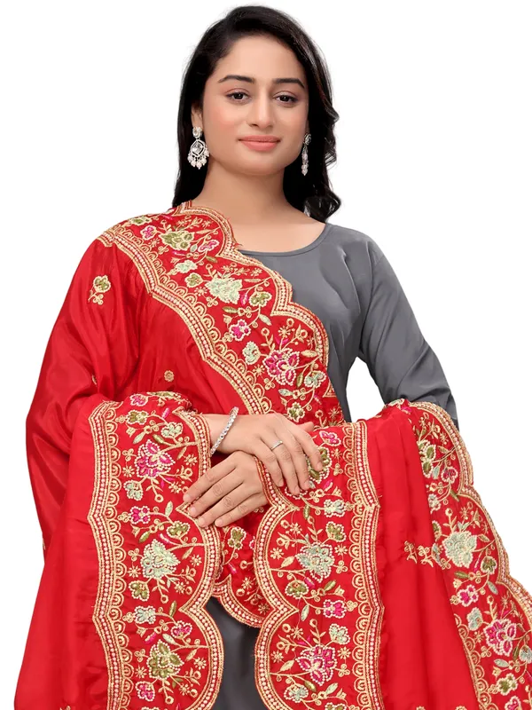 Embroidered_Art_Silk_Dupatta_With_Scalloped_Cutwork_Border_Red