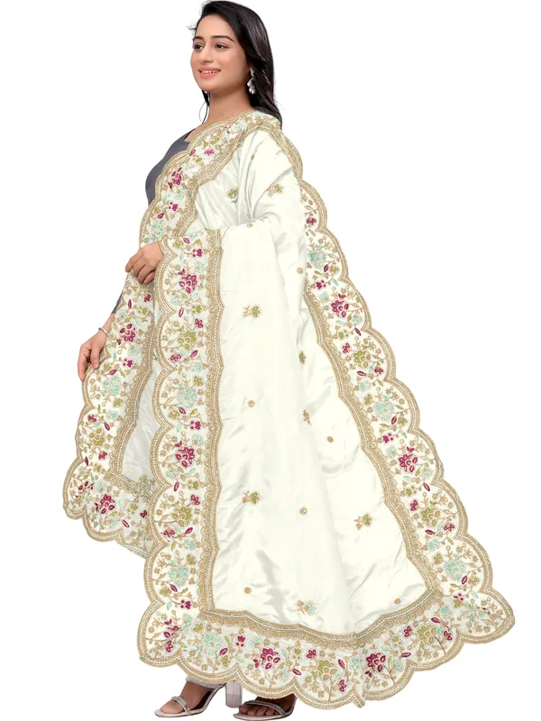 Embroidered_Art_Silk_Dupatta_With_Scalloped_Cutwork_Border_Off_White