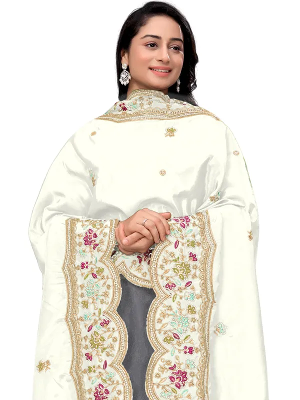 Embroidered_Art_Silk_Dupatta_With_Scalloped_Cutwork_Border_Off_White