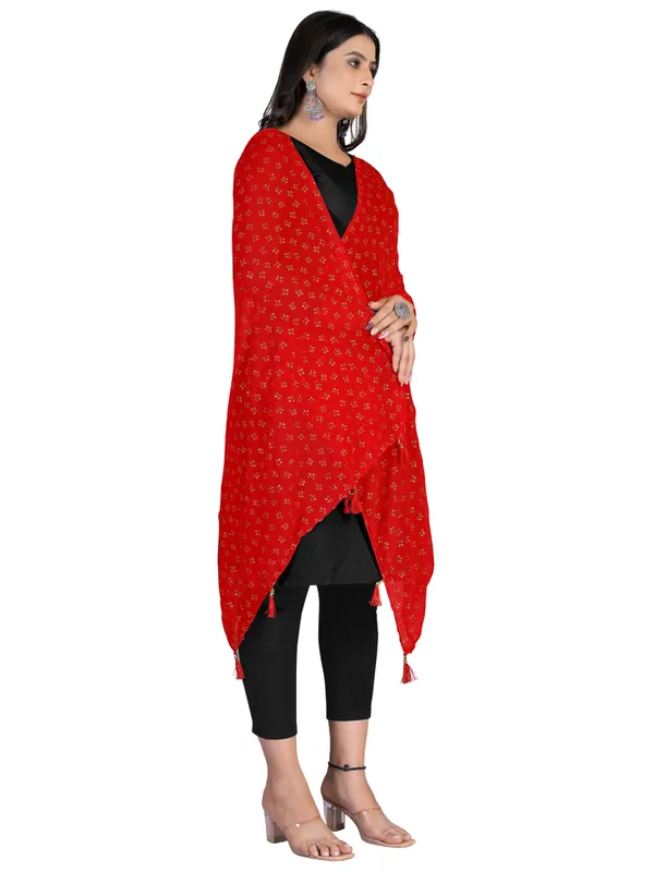 Chiffon_Dupatta_With_Golden_Foil_Print_Tassel_Latkans_Red