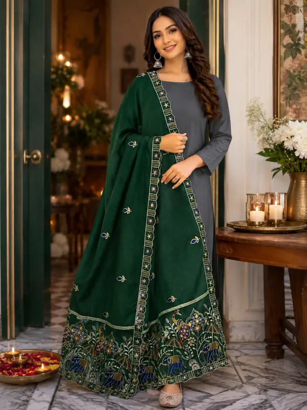 Embroidered_Viscose_Dupatta_With_Elephant_Peacock_Pallu_Green