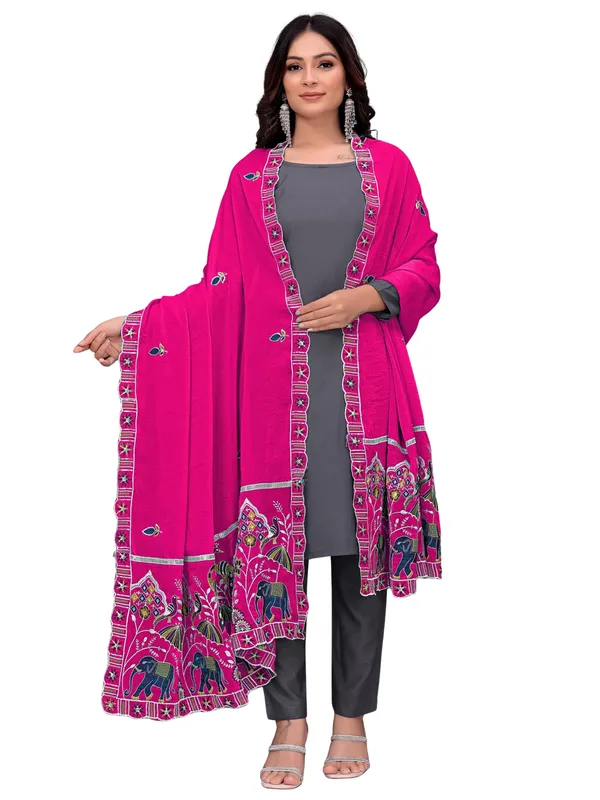 Embroidered_Viscose_Dupatta_With_Elephant_Peacock_Pallu_Pink