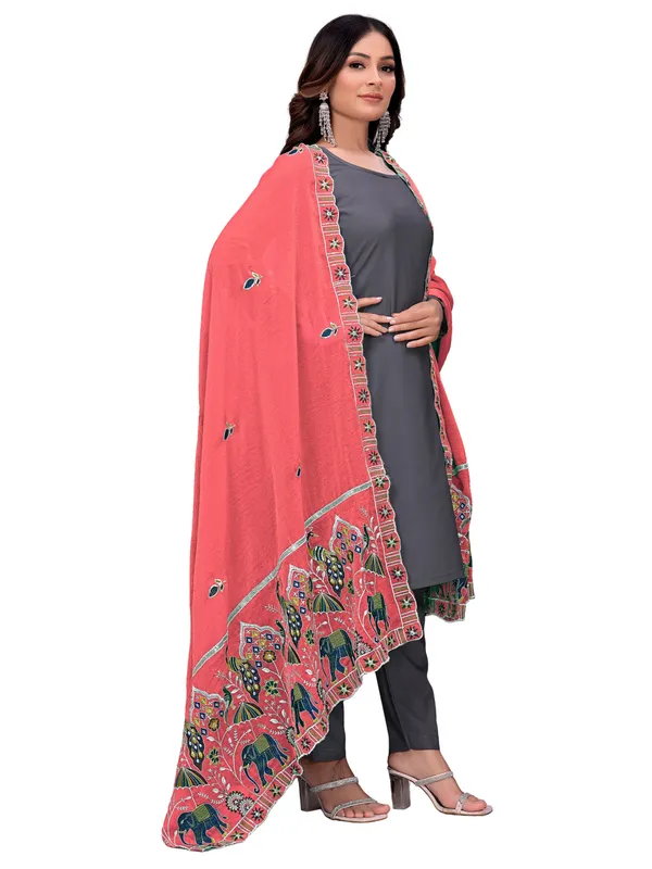 Embroidered_Viscose_Dupatta_With_Elephant_Peacock_Pallu_Peach
