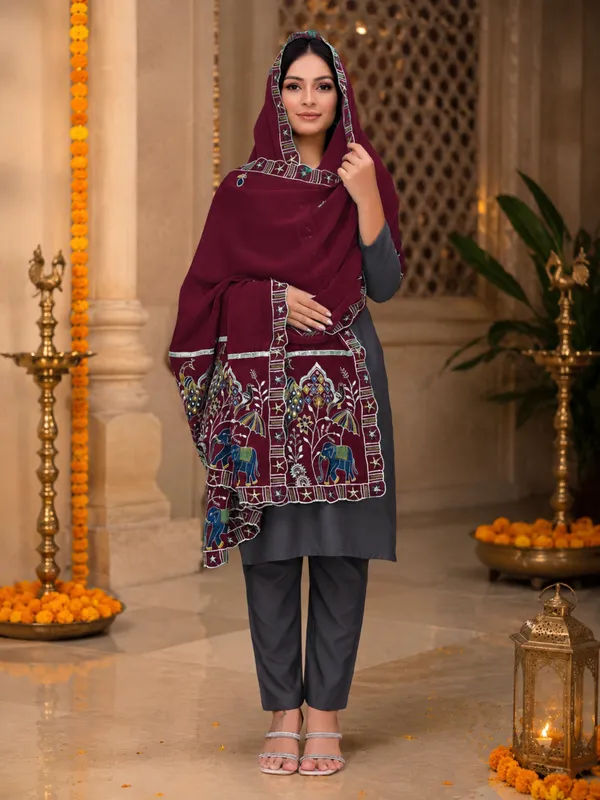 Embroidered_Viscose_Dupatta_With_Elephant_Peacock_Pallu_Wine