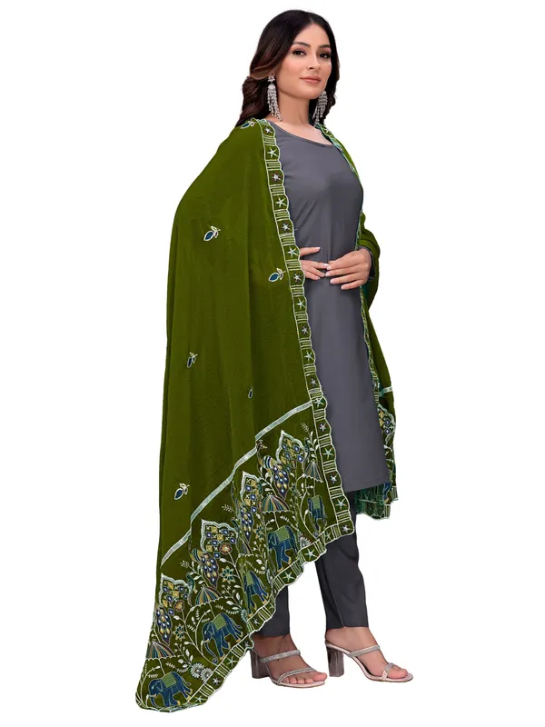 Embroidered_Viscose_Dupatta_With_Elephant_Peacock_Pallu_Mahendi_Green