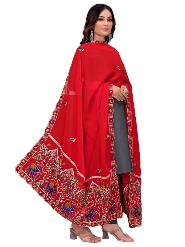 Embroidered_Viscose_Dupatta_With_Elephant_Peacock_Pallu_Red