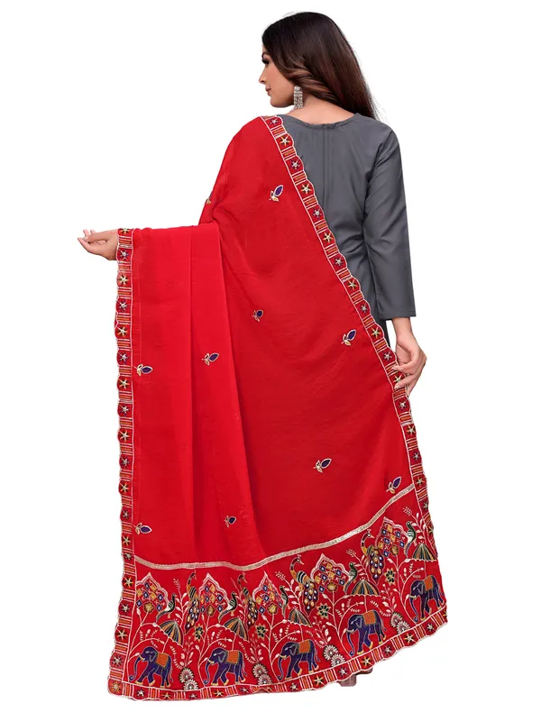 Embroidered_Viscose_Dupatta_With_Elephant_Peacock_Pallu_Red