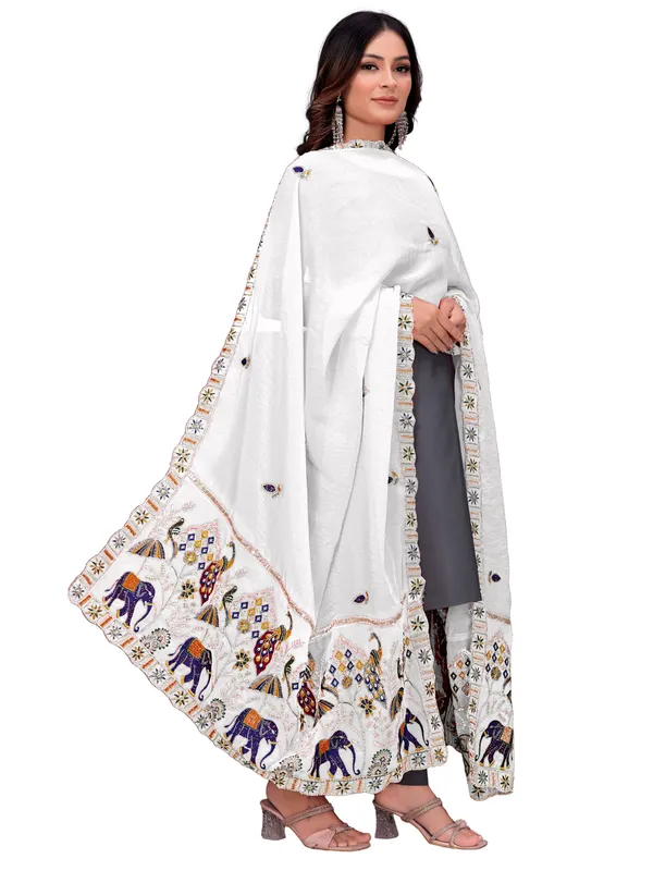 Embroidered_Viscose_Dupatta_With_Elephant_Peacock_Pallu_White