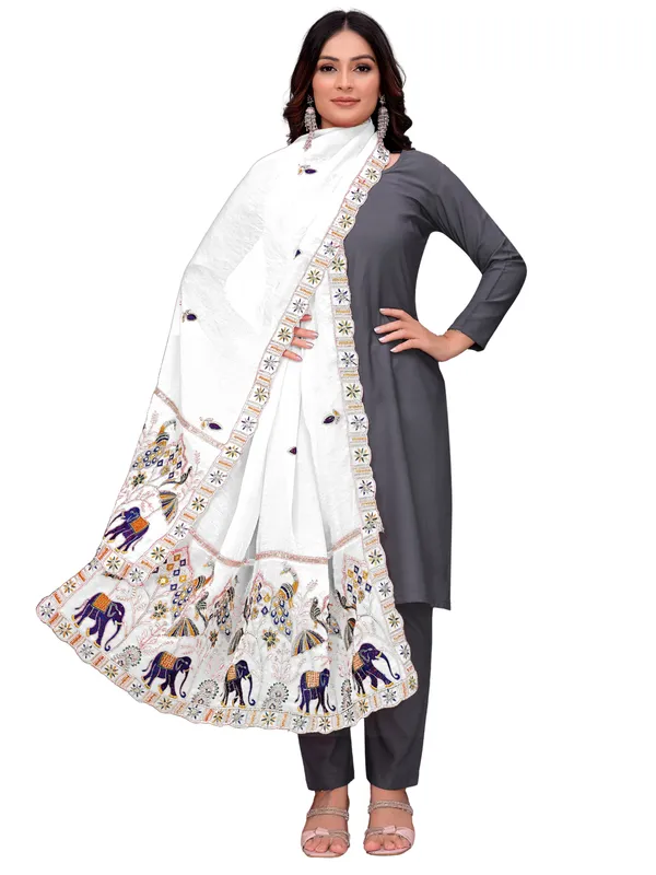 Embroidered_Viscose_Dupatta_With_Elephant_Peacock_Pallu_White