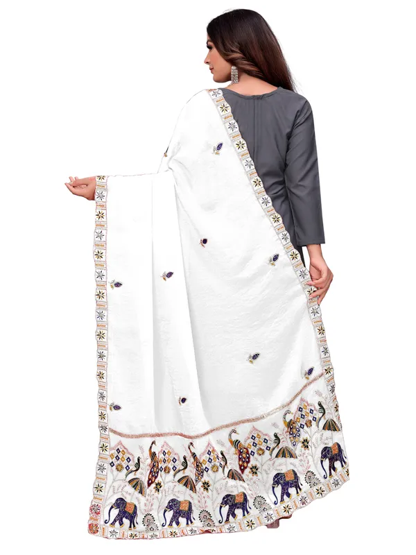 Embroidered_Viscose_Dupatta_With_Elephant_Peacock_Pallu_White