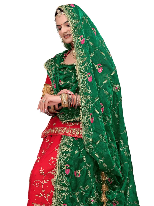 Zari_Embroidered_Art_Silk_Odhni_Dupatta_With_Peacock_Jaal_Green