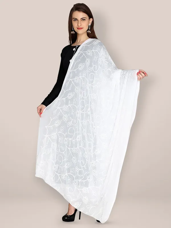 Embroidered_Chiffon_Dupatta_With_Floral_Jaal_Lace_Border_Black_Red