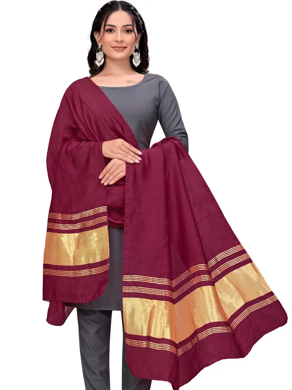 Lagdi_Patta_Dupatta_In_Silk_Blend_With_Golden_Zari_Border_Maroon