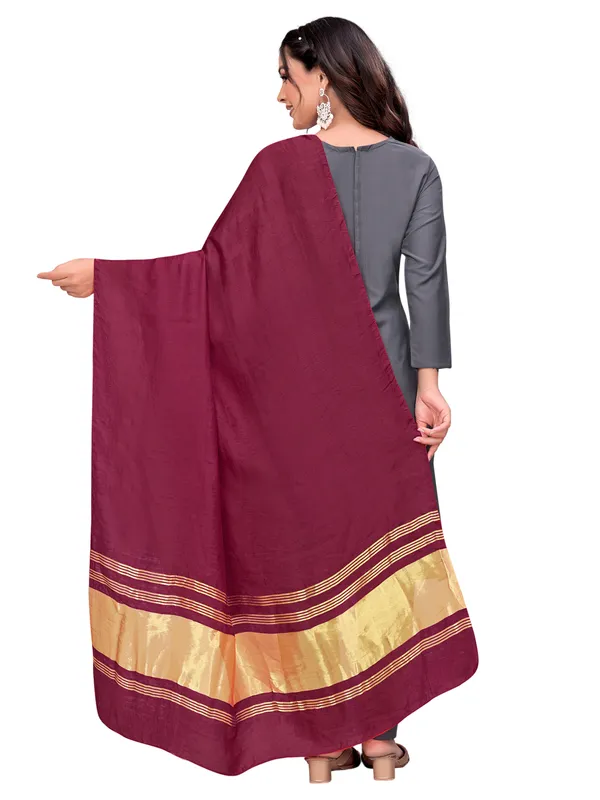 Lagdi_Patta_Dupatta_In_Silk_Blend_With_Golden_Zari_Border_Maroon
