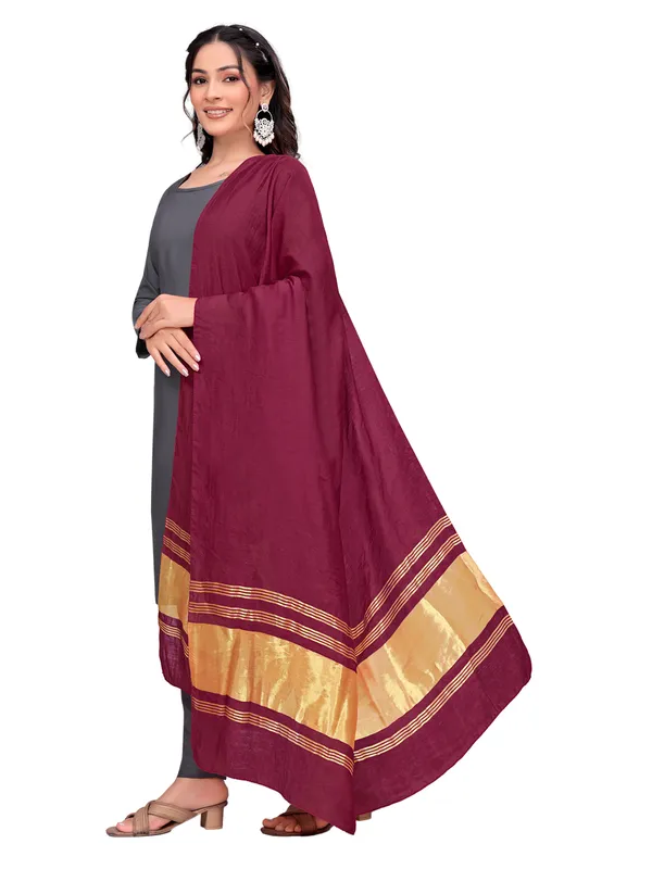 Lagdi_Patta_Dupatta_In_Silk_Blend_With_Golden_Zari_Border_Maroon