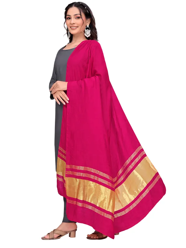 Lagdi_Patta_Dupatta_In_Silk_Blend_With_Golden_Zari_Border_Pink