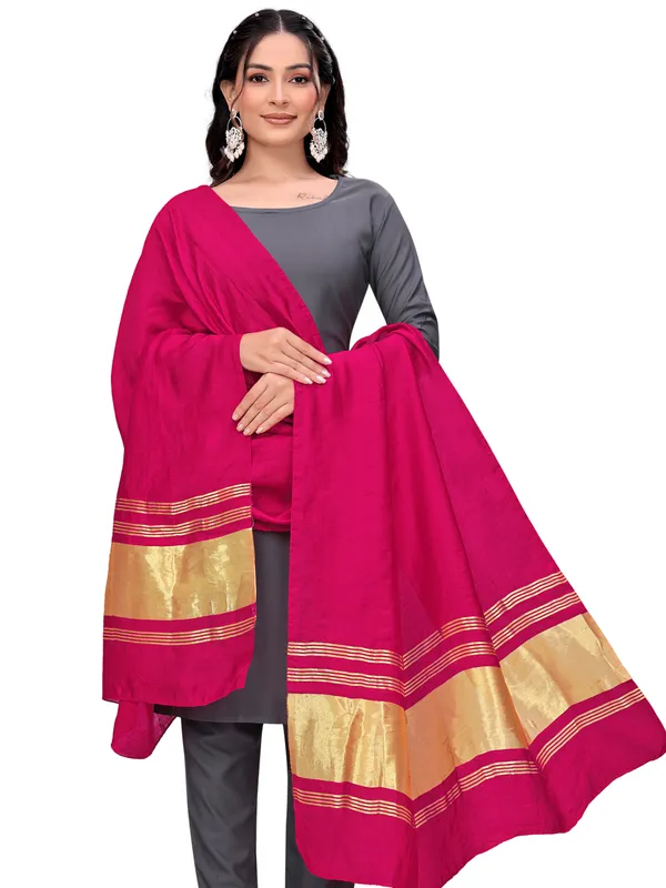 Lagdi_Patta_Dupatta_In_Silk_Blend_With_Golden_Zari_Border_Pink