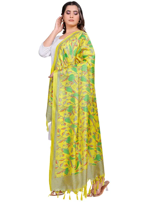 Kantha_Style_Bird_Print_Cotton_Silk_Dupatta_With_Tassels_Yellow