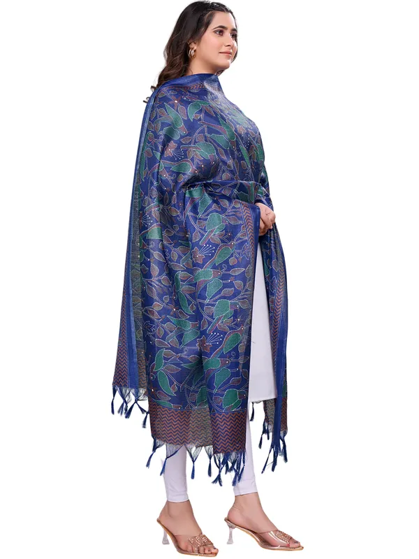 Kantha_Style_Bird_Print_Cotton_Silk_Dupatta_With_Tassels_Navy_Blue