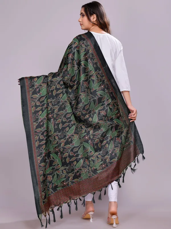 Kantha_Style_Bird_Print_Cotton_Silk_Dupatta_With_Tassels_Black