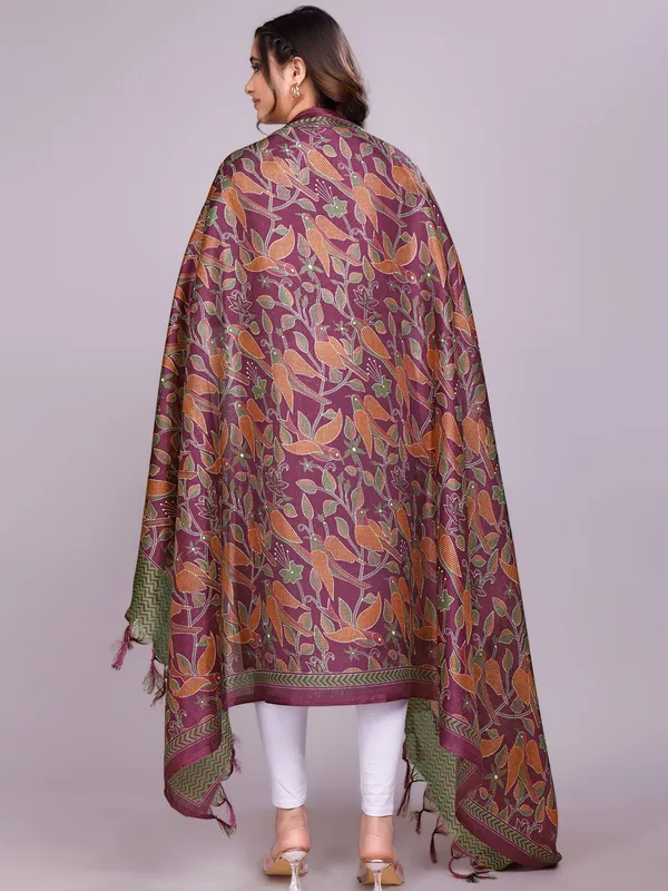 Kantha_Style_Bird_Print_Cotton_Silk_Dupatta_With_Tassels_Wine