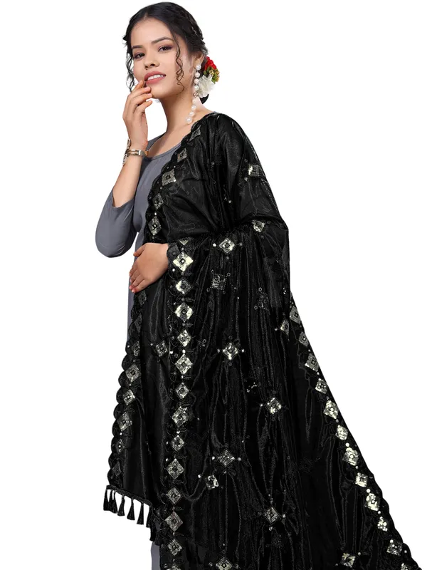 Organza_Embroidered_Dupatta_With_Sequins_Mirror_Work_Tassels_Black