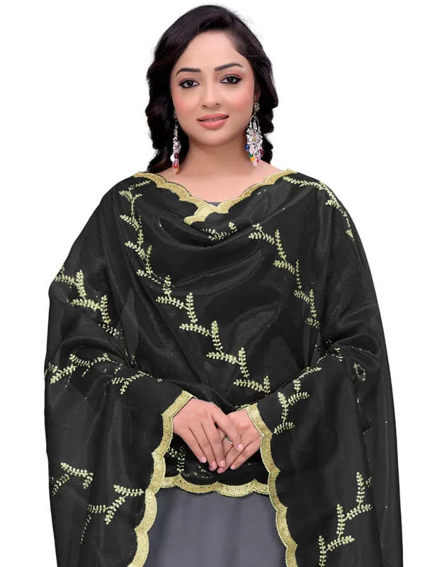 Organza_Embroidered_Dupatta_With_Sequin_Work_Scalloped_Border_Black