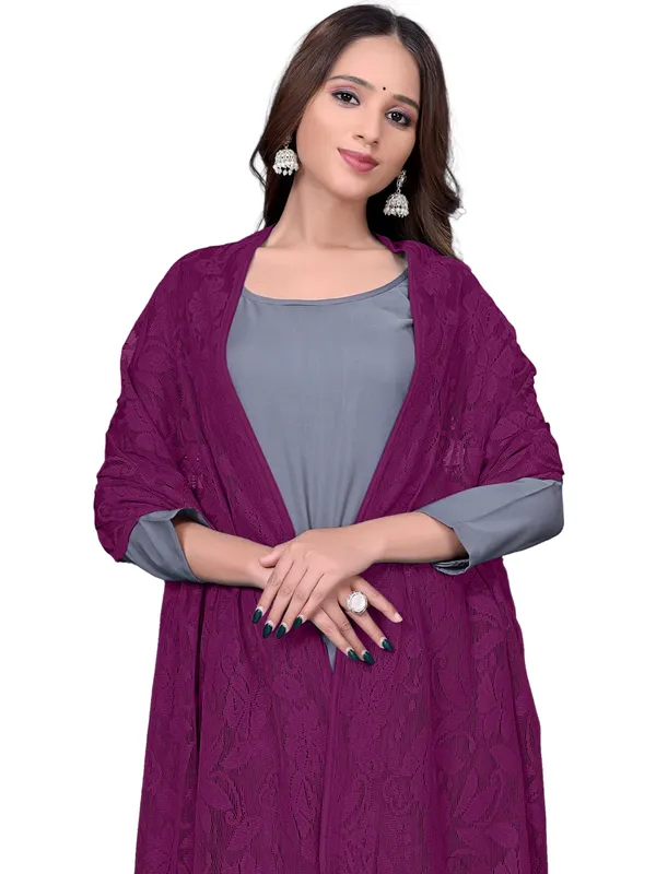 Amritsari_Net_Floral_Dupatta_With_Lace_Border_Wine