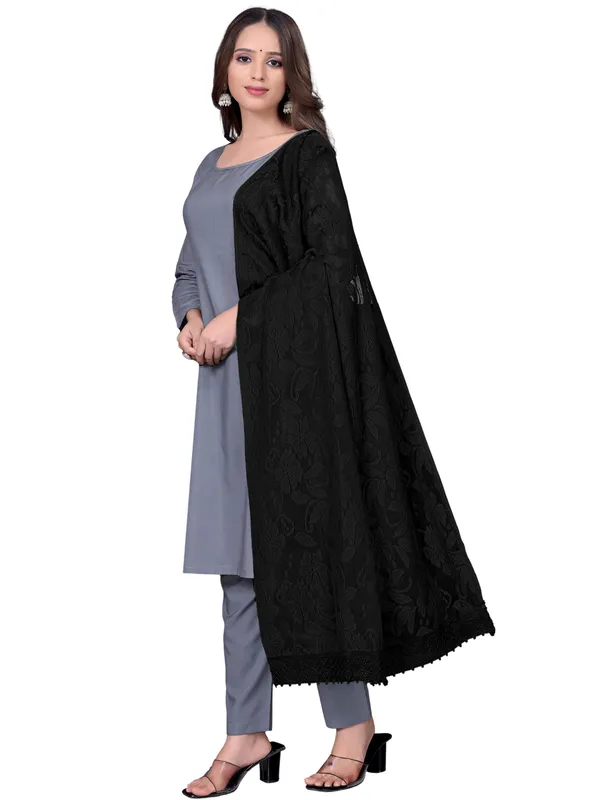 Amritsari_Net_Floral_Dupatta_With_Lace_Border_Black