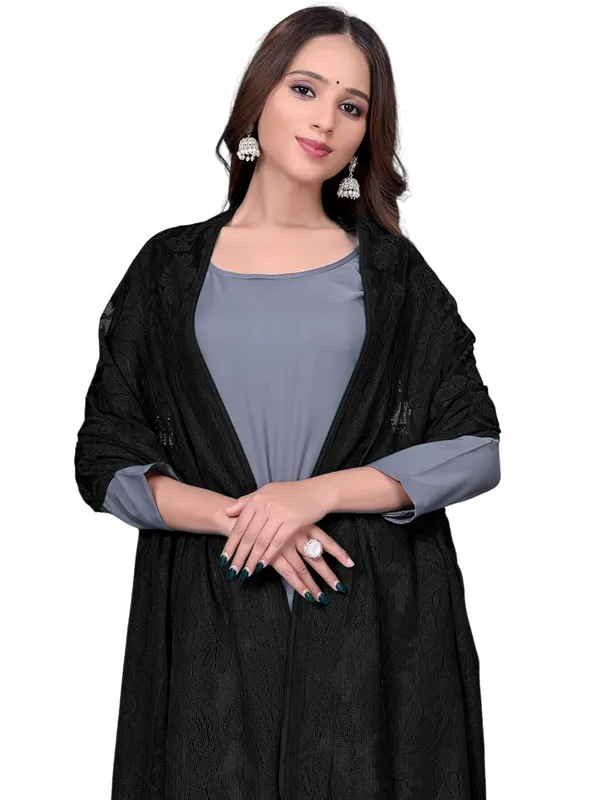 Amritsari_Net_Floral_Dupatta_With_Lace_Border_Black